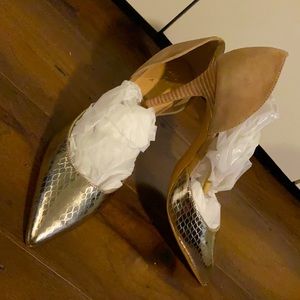 Classy tan & gold/snake pattern heels. Wedding potential!